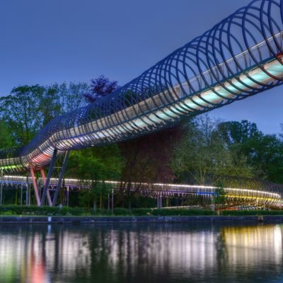 Picture of the illuminated bridge in Oberhausen